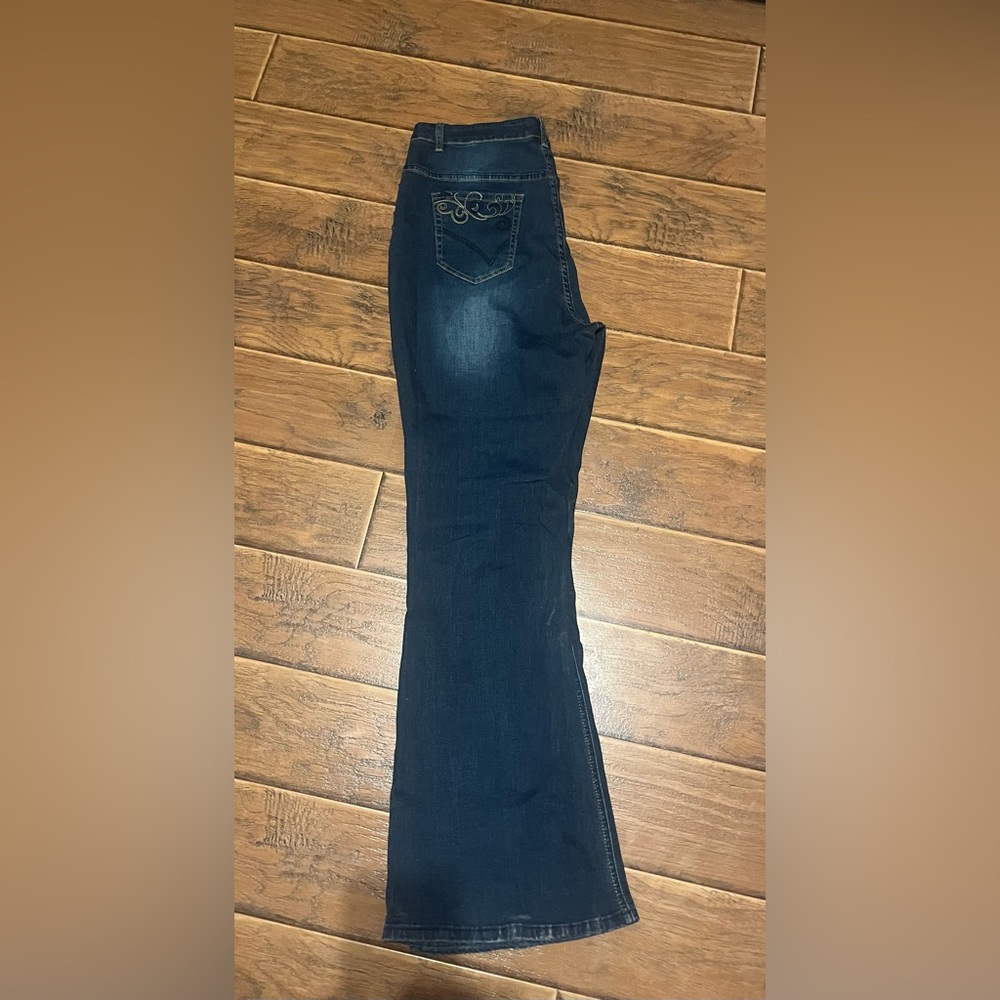 Suzanne Betro size 18 bootcut jeans NWT